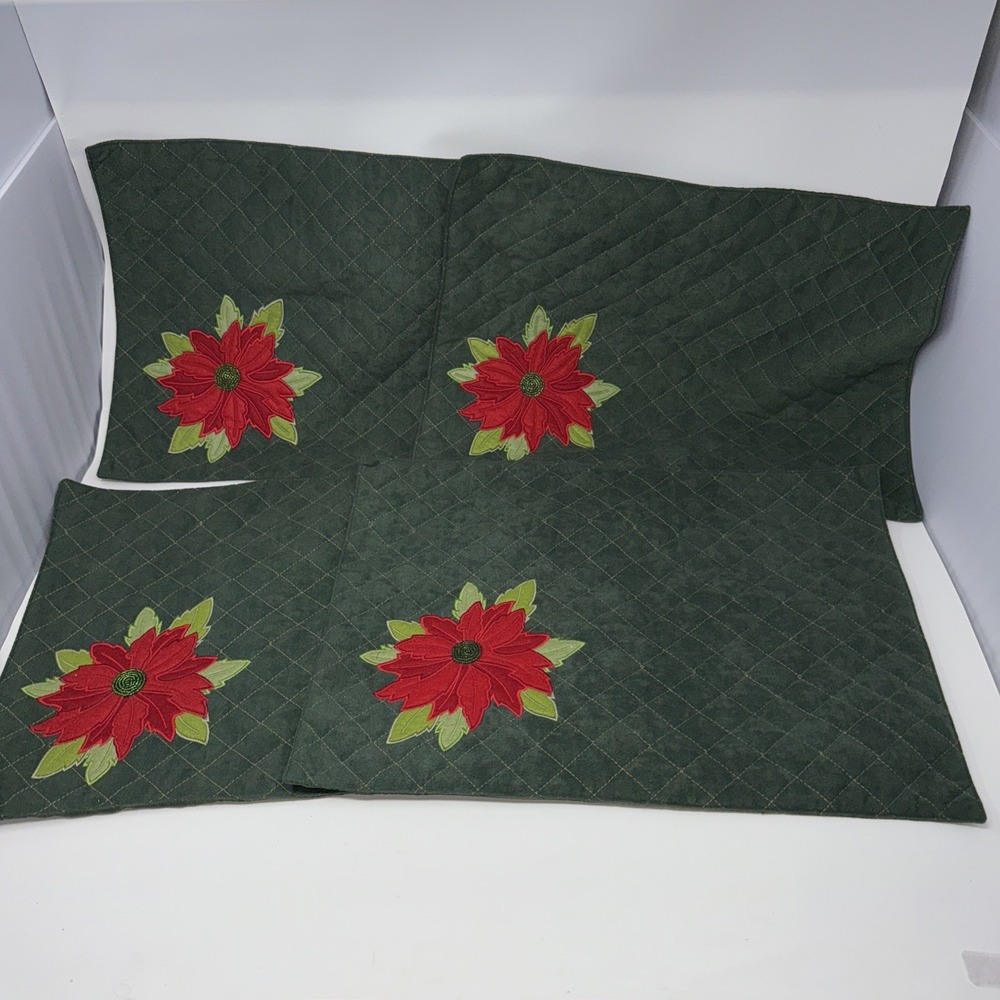 Set Of 4 Christmas Holiday Placemats Poinsettia Design Quilted Fabric Green